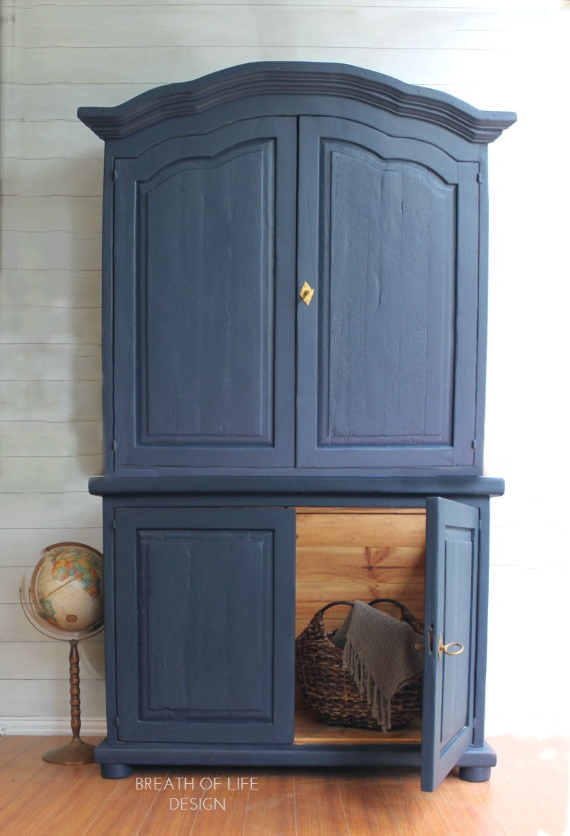 In the Navy Chalk Mineral Paint