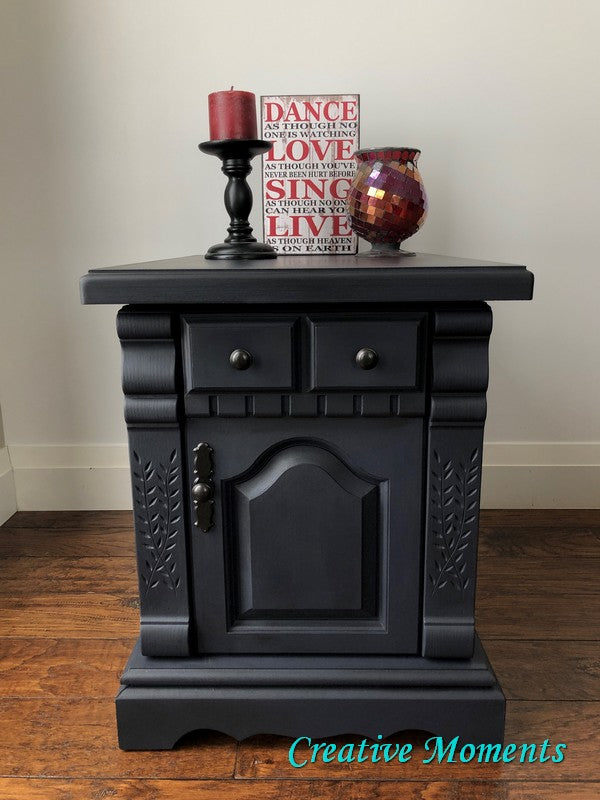 In the Navy Chalk Mineral Paint