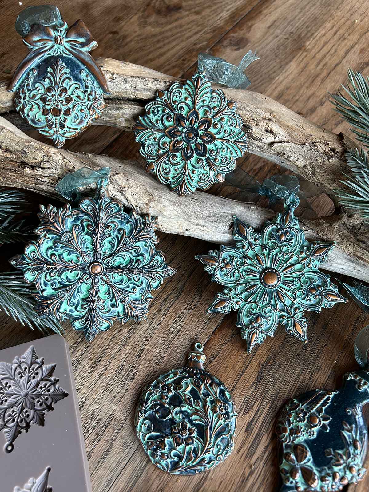 Decor Moulds® – Frosted Snowflake Wonders – 1 pc, 5″x10″x8mm